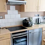 Beautiful Apartment With Terrace In Duesseldorf